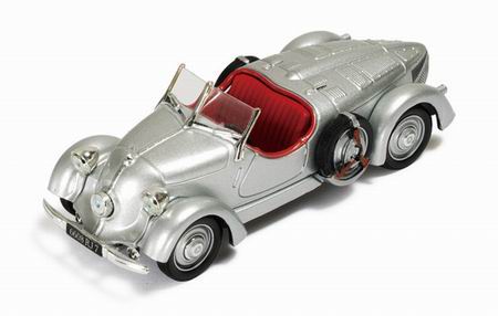 Модель 1:43 Mercedes-Benz 150 Sport Roadster Silver with Red interiors