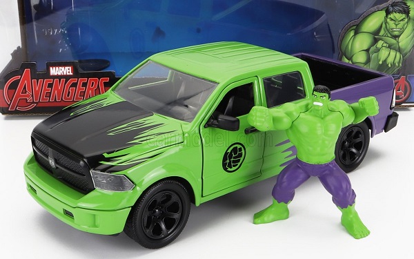 Модель 1:24 DODGE Ram 1500 Pick-up With Hulk Figure Marvel Avengers 2014, Green Purple