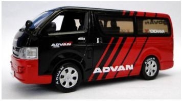 Модель 1:43 Toyota Hiace Van «Yokohama ADVAN»