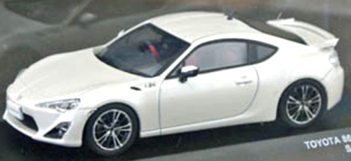 Модель 1:43 Toyota GT86 - white