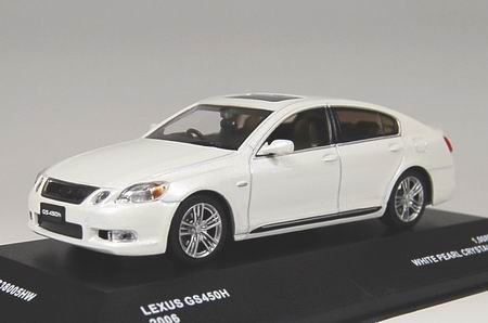 Модель 1:43 Lexus GS 450h - white pearl