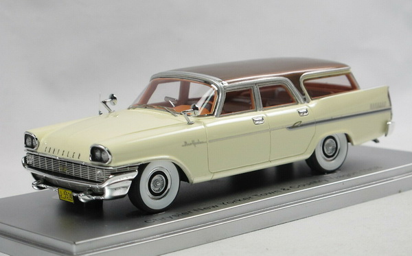 Модель 1:43 Chrysler New Yorker Town & Country Wagon - white/brown