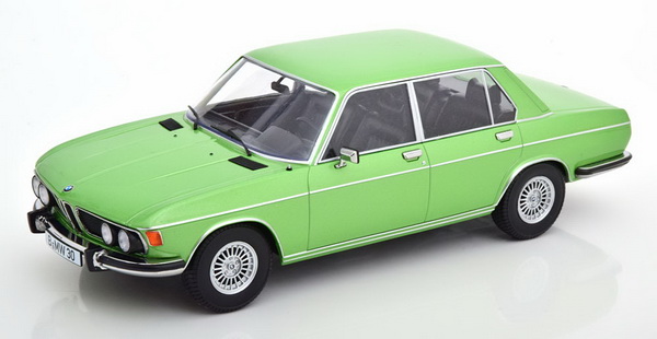 Модель 1:18 BMW 3.0 S (E3) 2-serie - light green