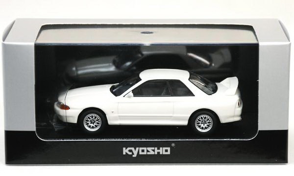 Модель 1:43 Nissan Skyline GT-R (BNR32) V-speck II - crystal white