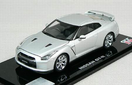 Модель 1:43 Nissan GT-R (R35) - silver (открывающийся капот и багажник) -L.E.1200pcs