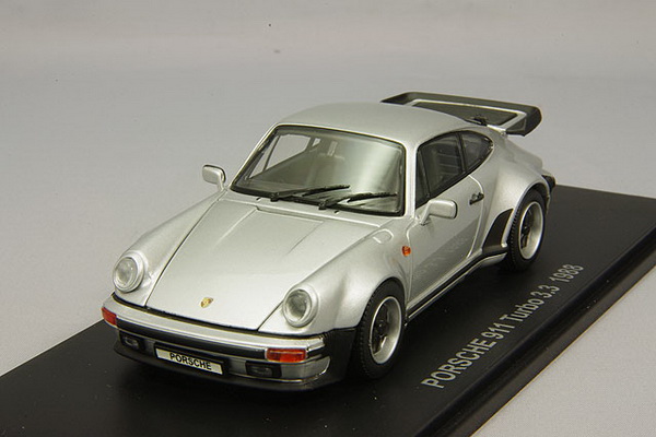 Модель 1:43 Porsche 911 (930) turbo 3.3 - silver