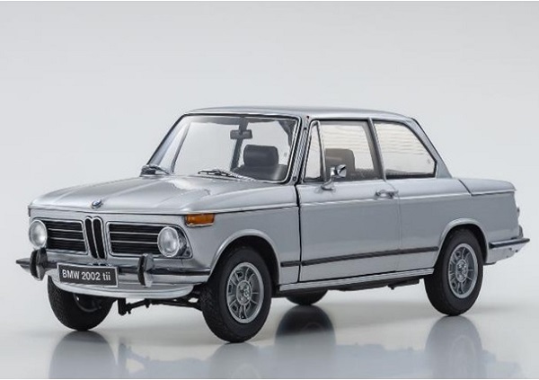 BMW 2002 tii - silver 08543S Модель 1:18