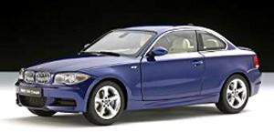Модель 1:18 BMW 135i - blue
