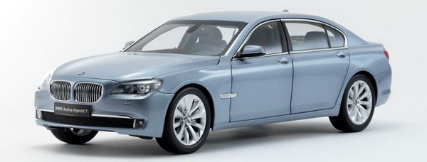 Модель 1:18 BMW 7-series Active Hybrid Blue Water Metallic Interior: Black