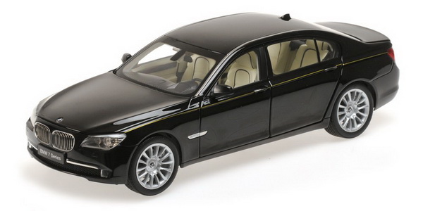 Модель 1:18 BMW 760Li (F02) Black