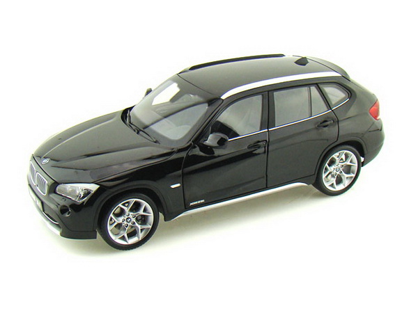 Модель 1:18 BMW X1 sDrive 28i (E84) - jet black