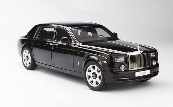 Модель 1:18 Rolls-Royce Phantom EWB - dragon edition