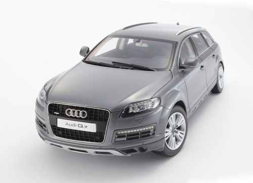 Audi Q7 (facelift) - graphite grey 09222GGR Модель 1:18