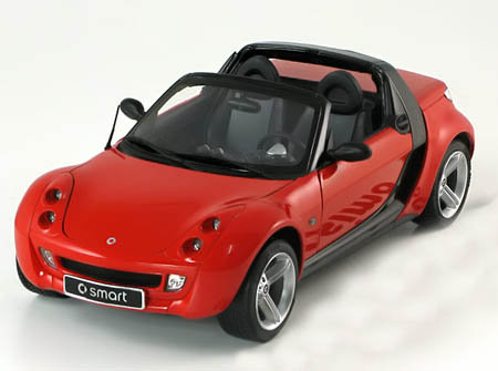 Модель 1:18 Smart Roadster - red/black