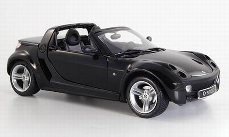 Модель 1:18 Smart Roadster - black