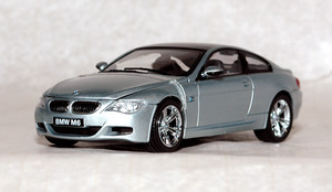 Модель 1:43 BMW M6 (E63) SILVER