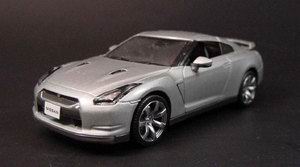 Модель 1:43 Nissan GT-R (R35) - ultimate silver met