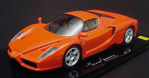Модель 1:43 Ferrari Enzo Rosso Schuderia
