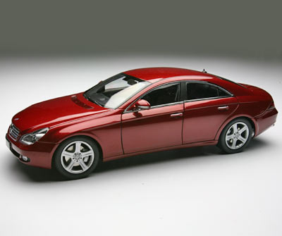 Модель 1:18 Mercedes-Benz CLS - red
