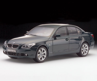 Модель 1:18 BMW 5-series (E60) - dark green