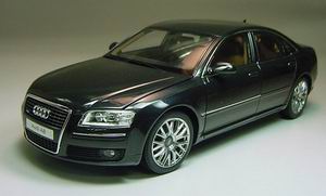 Модель 1:18 Audi A8 4.2 TDi - black