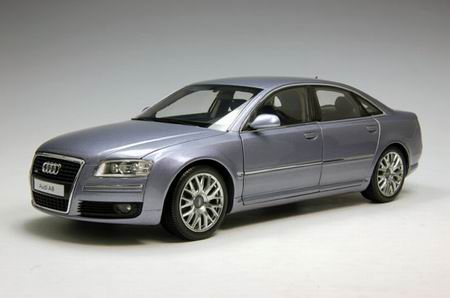 Модель 1:18 Audi A8 4,2 TDi - silver