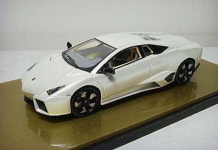Модель 1:43 Lamborghini Reventon - pearl white