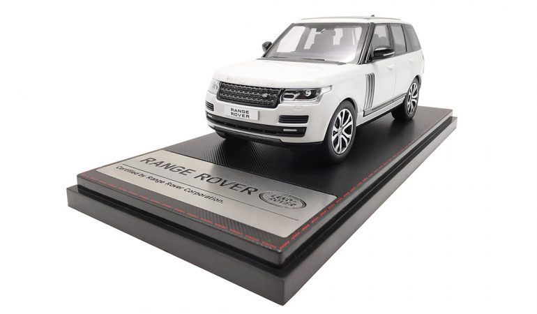 Range Rover Autobiography Dynamic Sv - white LCD43001WH Модель 1:43
