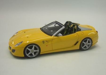 Модель 1:43 Ferrari Sa Aperta - giallo modena (L.E.50pcs)