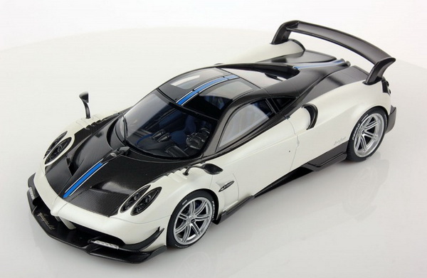 Модель 1:43 Pagani Huayra BC - matt white/carbon