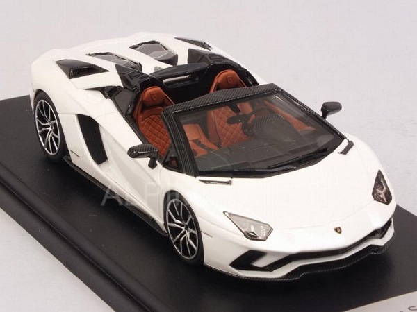 Модель 1:43 Lamborghini Aventador S Roadster - balloon white