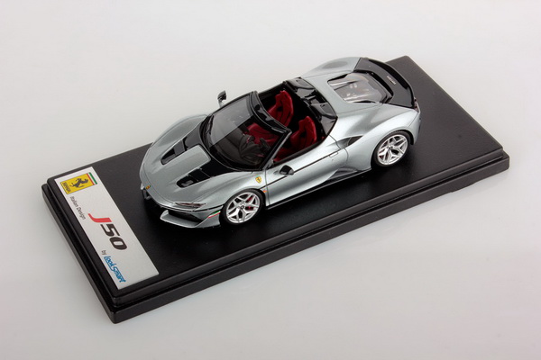 Ferrari J50 Spider - Pure Metal Silver Shiny with Italian Flag on the front Wing LS485D Модель 1 43