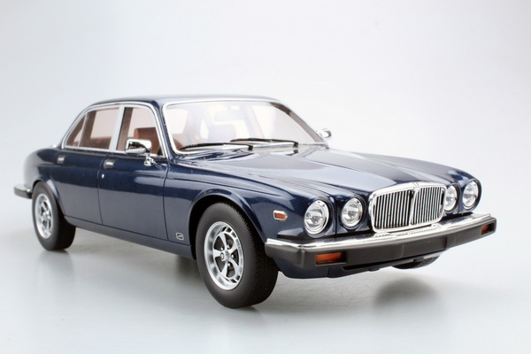 jaguar xj6 1982 - blue LS025B Модель 1:18
