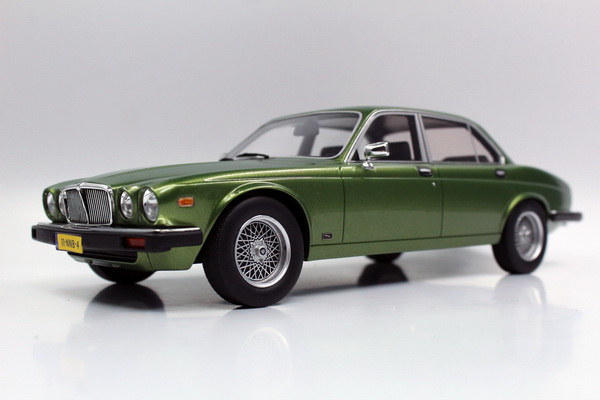 jaguar xj6 - green LS025I Модель 1:18