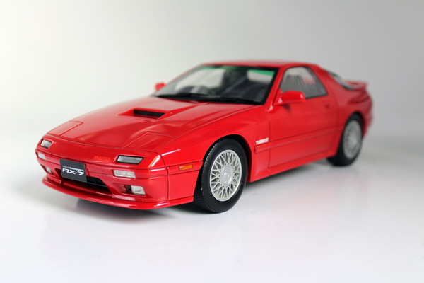 Модель 1:18 Mazda RX-7 1989 - red