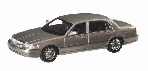 Модель 1:43 Lincoln Town Car - silver birch met