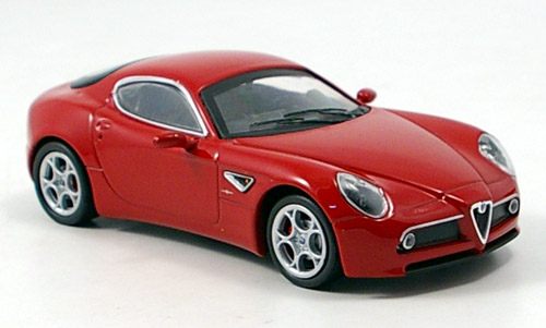 Модель 1:43 Alfa Romeo 8C - red