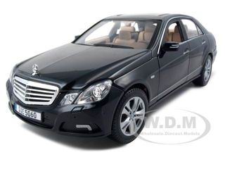 Модель 1:18 Mercedes-Benz E Class E350 - black