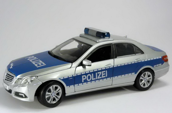 Модель 1:18 Mercedes-Benz E-class (W212) «Polizei»