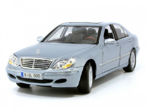 Модель 1:18 Mercedes-Benz S-class (W220)