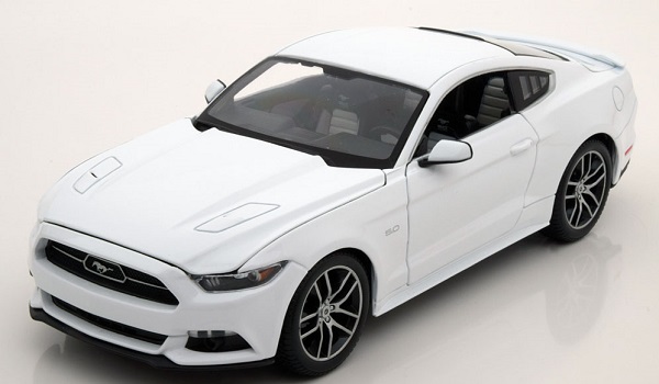 ford mustang gt coupe 2015 white 38133w Модель 1:18