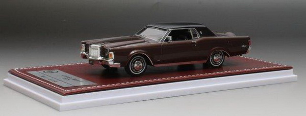 Модель 1:43 Lincoln Continental Mk III - brown