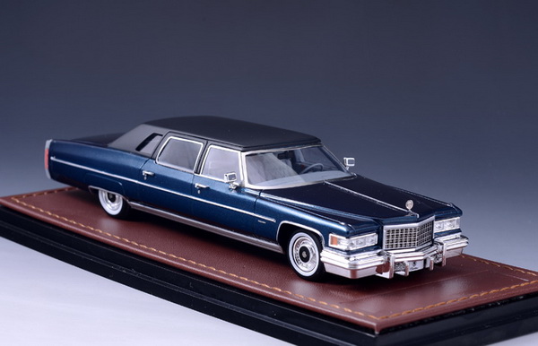 Модель 1:43 Cadillac Series 75 Fleetwood - blue (L.E.150pcs)