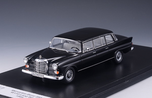 Модель 1:43 Mercedes-Benz (W110) «Binz» Lang - black