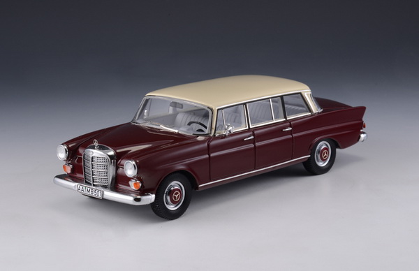 Модель 1:43 Mercedes-Benz 200 (W110) «Binz» Lang - maroon/beige (L.E.99pcs)