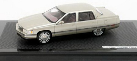 cadillac sedan de ville - sand met GLM43100602 Модель 1:43
