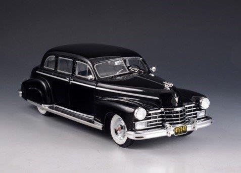Модель 1:43 Cadillac Series 75 Fleetwood Limousine - black