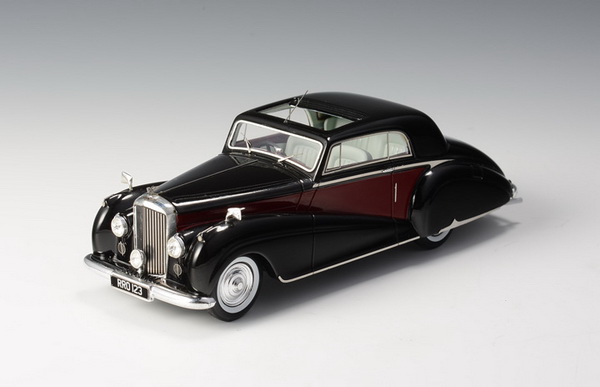 Модель 1:43 Bentley Mk VI Park Ward FHC - black/maroon