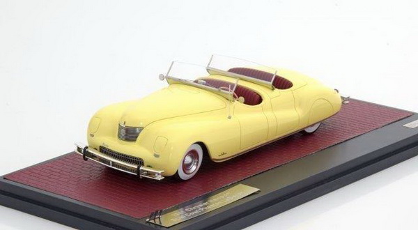 Модель 1:43 Chrysler Newport Dual Cowl Pheaton LeBaron - yellow