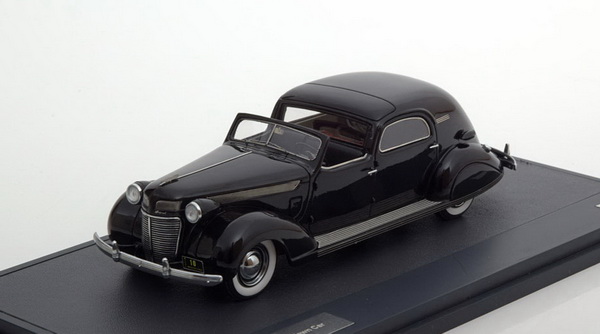 Модель 1:43 Chrysler Imperial C15 Town Car by LeBaron по заказу Walter P.Chrysler - black